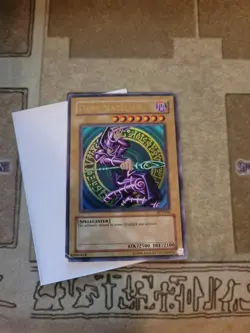 YUGIOH DARK MAGICIAN SDY-006 ULTRA UNLIMITED ED 1996 HP - Image 4