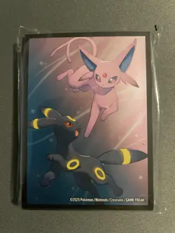 Pokemon TCG - Prismatic Evolutions Figure Collection Sleeves, Pin and Figurine - Image 4