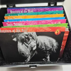Weird N Wild Creatures Storage Box W/ 302 Large Cards Only 3 Duplicates EUC - Image 4
