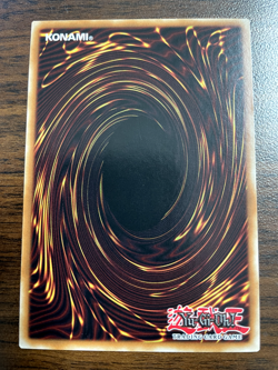Yu-Gi-Oh - Dark Magician YSYR-EN001 - Ultimate Rare Unlimited Edition Near Mint - Image 4