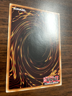 Yu-Gi-Oh - Dark Magician YSYR-EN001 - Ultimate Rare Unlimited Edition Near Mint - Image 5