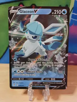 Glaceon V - 040/203 Ultra Rare Evolving Skies Pokemon TCG NM/M Centering+ - Image 1