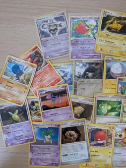 POKEMON CARD BUNDLE + POKEBALL BINDER - DIFFERENT SET ERAS - NO DUPLICATES - Image 4