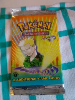 Wizards of the Coast Pokemon Gym Heroes 1st Edition Booster Pack 742818062121 - Image 2