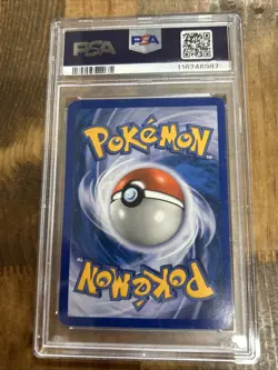 Graded PSA 7 2008 Pokemon D&P Umbreon Rev. Foil Majestic Dawn #32 - Image 2