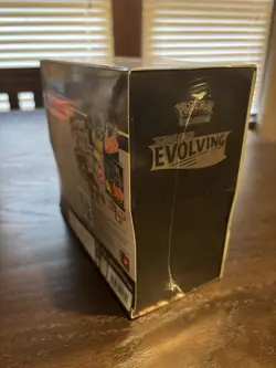 Pokemon TCG Sword and Shield Evolving Skies Elite Trainer Box ETB New and Sealed - Image 4