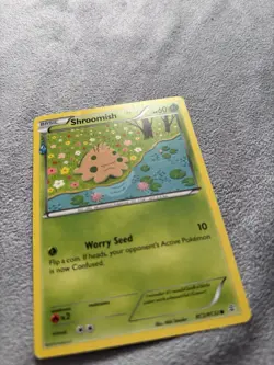 Shroomish RC2/RC32 Common Generations Pokemon Card - Image 3