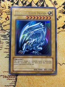 Yugioh Blue-Eyes White Dragon SDK-001 Ultra Rare Unlim DMG Starter Deck Kaiba - Image 1