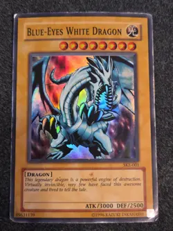 Blue-Eyes White Dragon SKE-001 Starter Deck: Kaiba Evolution Damaged Yugioh Card - Image 1