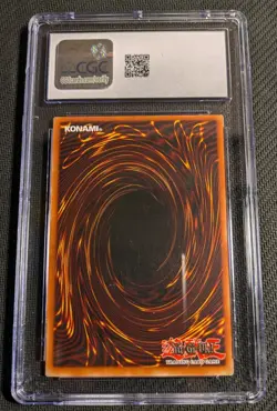 Yugioh Blue-Eyes White Dragon SDK-001 Ultra Rare CGC 8 NM-MT GLOSSY UNLIMITED! - Image 2