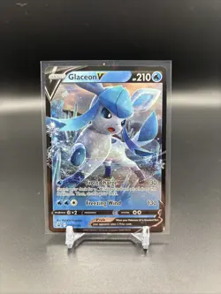 Pokemon TCG Glaceon v Holo Black Star Promo SWSH196 - Image 1