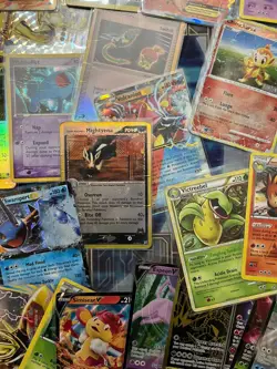 Pokemon TCG DAMAGED Lot 222 Cards Vintage Holo & More! - Image 4