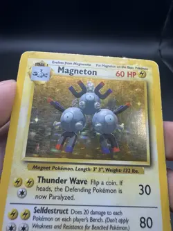 1999 Pokemon Base Set Magneton #9 Holo HP/DMG - Image 3