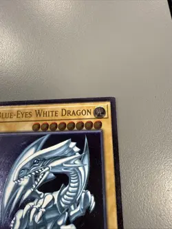 Yu-Gi-Oh TCG Blue-Eyes White Dragon OP28-EN001 Ultimate Rare Near Mint Condition - Image 3