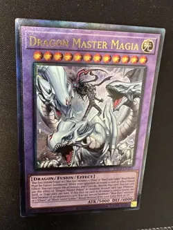 Yugioh! TCG - Dragon Master Magia - Prismatic Ultimate Rare - RA04-EN055 - Image 3