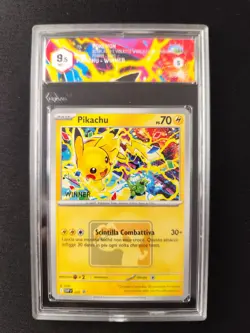 Carta Pokemon PSA PROMO PIKACHU STAMPED WINNER SVP 225 ITA RARo SCARLATTO BGS Ex - Image 3