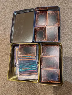 Yu-Gi-Oh! Random Card Bundle 1000 Cards with Guaranteed Holos - Image 1