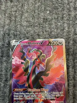 Galarian Moltres V 176/198 Ultra Rare Chilling Reign Pokemon Card - Image 3