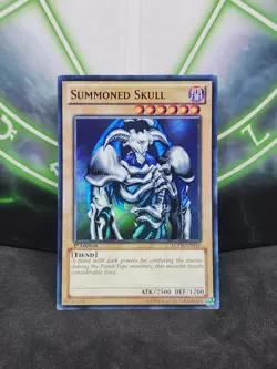 Yugioh Summoned Skull LCYW-EN010 Super Rare 1st Edition LP - Image 1