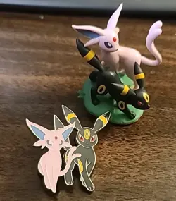 2x Umbreon & Espeon Pokemon Prismatic Premium Collection Sleeves, Figure, & Pin - Image 2