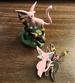 2x Umbreon & Espeon Pokemon Prismatic Premium Collection Sleeves, Figure, & Pin - Image 3