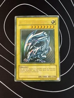 YuGiOh Blue Eyes White Dragon SDK-001 Max Faded Misprint Ultra Rare - Image 1