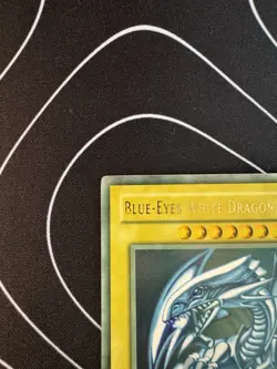 YuGiOh Blue Eyes White Dragon SDK-001 Max Faded Misprint Ultra Rare - Image 3