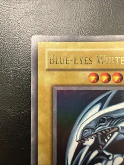 Yugioh Blue-Eyes White Dragon SDK-001 Ultra Rare HEAVY HOLO BLEED ERROR NM - Image 2