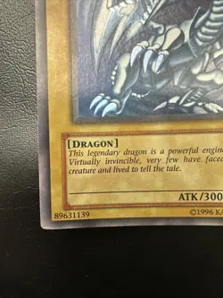 Yugioh Blue-Eyes White Dragon SDK-001 Ultra Rare HEAVY HOLO BLEED ERROR NM - Image 4