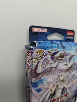 YuGiOh Blue-Eyes White Destiny Structure Deck 50 Cards Box Damage - Image 3