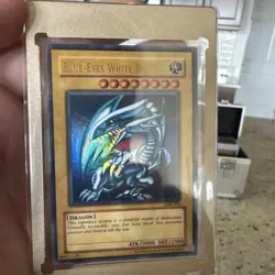Blue Eyes White Dragon - SDK-001 Ungraded near mint Condition Yugioh - Image 2