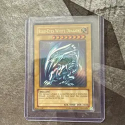 Yu-Gi-Oh! TCG Blue-Eyes White Dragon SDK-001/E001 Ultra Rare Unlimited - Image 1