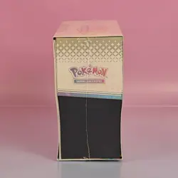PRISMATISCHE ENTWICKLUNGEN TOP TRAINER BOX POKEMON 2025 GERMAN OVP SEALED - Image 2