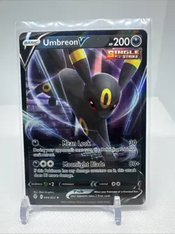 Umbreon V 094/203 Ultra Rare Holo Evolving Skies Pokemon Card NM - Image 2