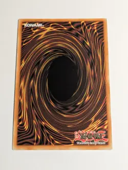 Yugioh Dark Magician LOB-EN005 Ultra Rare 25th Anniversary NM - Image 2