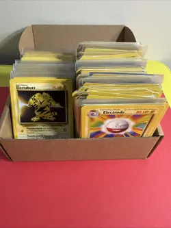 Pokemon Base Set Lot- WOTC - Aprx 400 Cards. Nm - DMG - Image 1