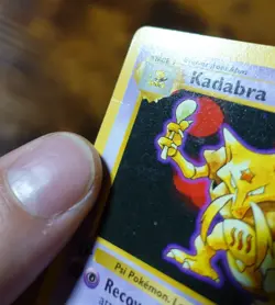 Kadabra 32/102 1st Edition Base Set Shadowless Uncommon Pokemon Card PL Creased - Image 4