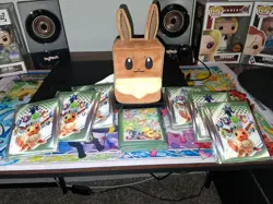 Pokemon Eevee Plush Deck Box & x7 Pack Card Sleeve - Image 1