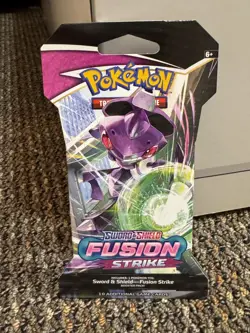 Pokemon TCG: Sword and Shield Fusion Strike x1 Sleeved Booster Pack Sealed 🔥 - Image 2