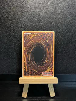 YuGiOh - Dark Magician - MGED EN002 - Premium Gold Rare - 1st Edition NM - Image 2