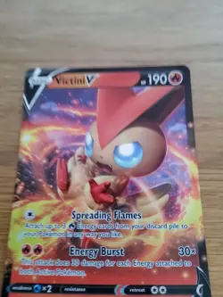 Pokemon - Victini V - 025/202 - Sword & Shield Base Set - Holo - Ultra Ra NM - Image 4