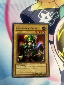 Celtic Guardian Spanish Super Rare LOB-007 LDD-S007 Light Play Yugioh TCG - Image 1