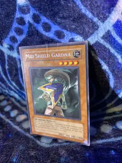 Yu-Gi-Oh! TCG Mid Shield Gardna The Lost Millenium TLM-EN024 Unlimited Rare - Image 2