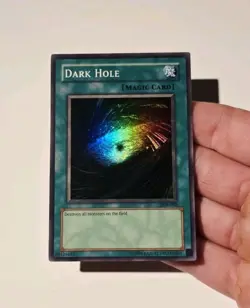Yugioh Dark Hole LOB-052 Super Rare Legend of Blue-Eyes White Dragon LP - Image 3