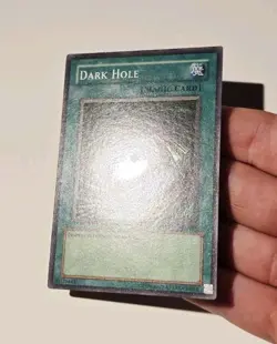 Yugioh Dark Hole LOB-052 Super Rare Legend of Blue-Eyes White Dragon LP - Image 4