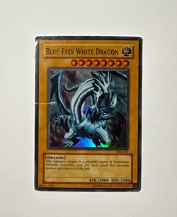 Yu-Gi-Oh Blue-Eyes White Dragon SDBE-EN001 Unlimited Ultra Rare - HP/DMG - Image 1