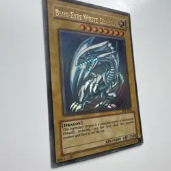 Blue-Eyes White Dragon SDK-E001 Ultra Rare Yu-Gi-Oh Card - Image 2
