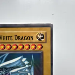 Blue-Eyes White Dragon SDK-E001 Ultra Rare Yu-Gi-Oh Card - Image 3