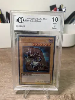YU-GI-OH! 2010 LEGENDARY COLLECTION BCCG 10 DARK MAGICIAN LIMITED LC01-EN005 - Image 1