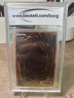 YU-GI-OH! 2010 LEGENDARY COLLECTION BCCG 10 DARK MAGICIAN LIMITED LC01-EN005 - Image 2